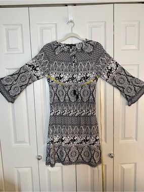 White House Black Market Black and White Printed Long Sleeve Dress